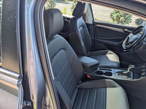 Certified 2023 Volkswagen Jetta SE w/ Panoramic Sunroof Package FWD image 12