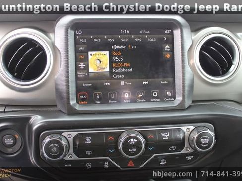Used 2023 Jeep Wrangler Sahara image 12