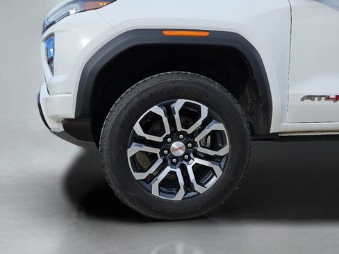 Used 2024 GMC Canyon AT4 w/ Technology Package AWD/4WD image 37