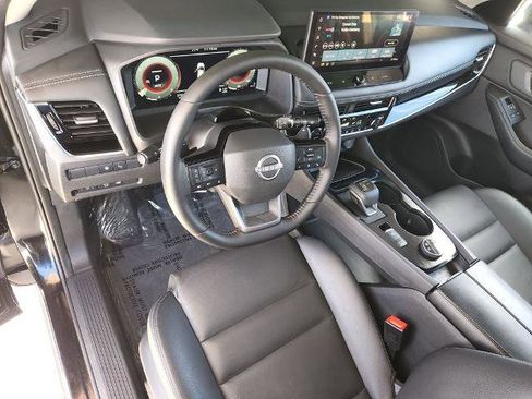 Certified 2025 Nissan Rogue SL w/ Tech Package image 11