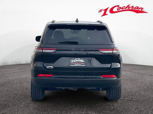Used 2023 Jeep Grand Cherokee Altitude AWD/4WD image 28