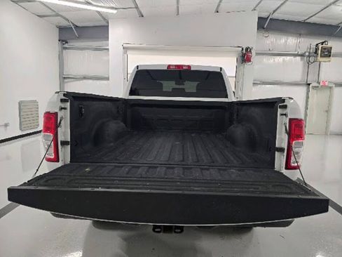 Used 2024 RAM 2500 Tradesman w/ Chrome Appearance Group AWD/4WD image 9