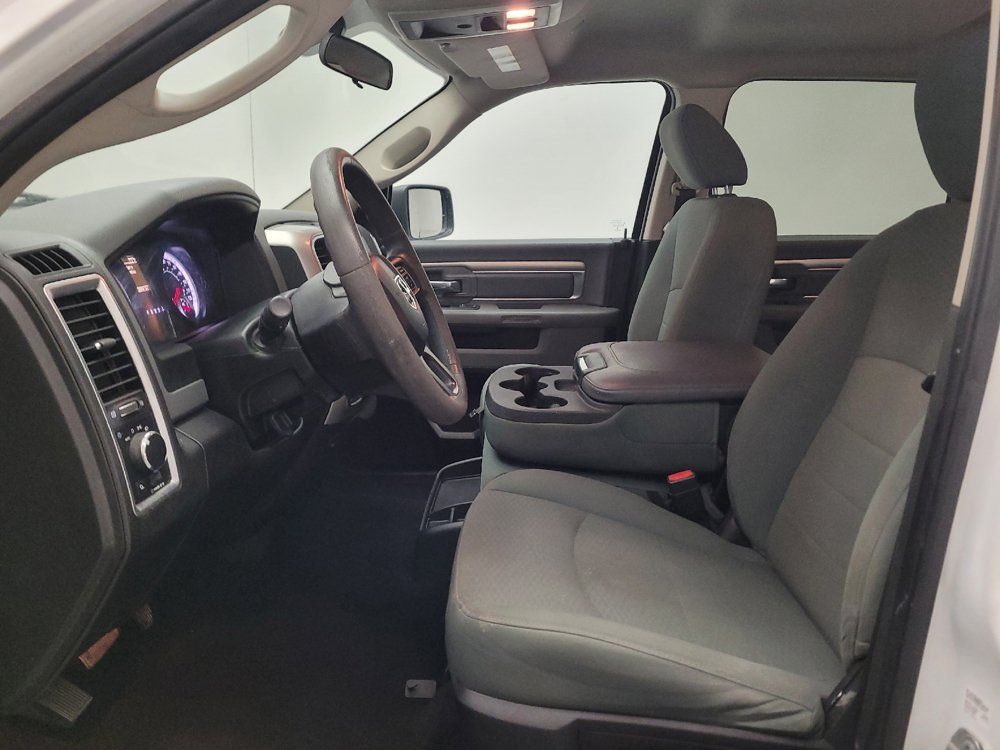 Used 2020 RAM 1500 Classic SLT AWD/4WD image 17