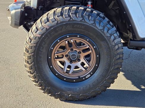 Used 2021 Jeep Gladiator Mojave image 8