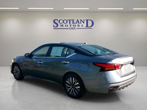 Used 2023 Nissan Altima 2.5 SV FWD image 8