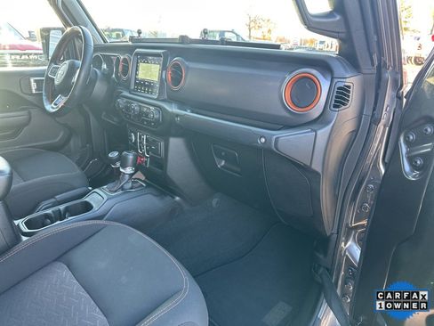 Used 2023 Jeep Gladiator Mojave w/ Cold Weather Group image 50