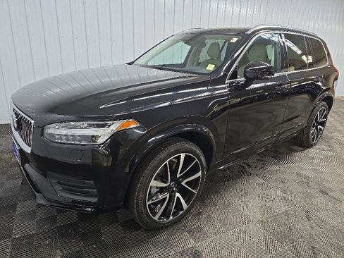 Used 2021 Volvo XC90 T6 Momentum AWD/4WD image 8