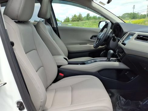 Used 2019 Honda HR-V Touring image 9