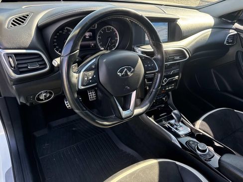 Used 2018 INFINITI QX30 Sport w/ Cargo Package FWD image 18