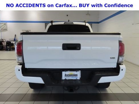 Used 2023 Toyota Tacoma TRD Off-Road w/ Technology Package AWD/4WD image 10