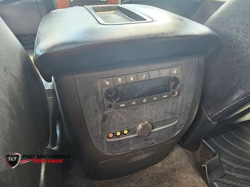 Used 2007 Chevrolet Tahoe LTZ w/ LTZ Preferred Equipment Group AWD/4WD image 30