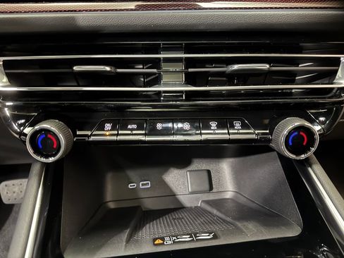 New 2026 Chevrolet Traverse Z71 AWD/4WD image 15