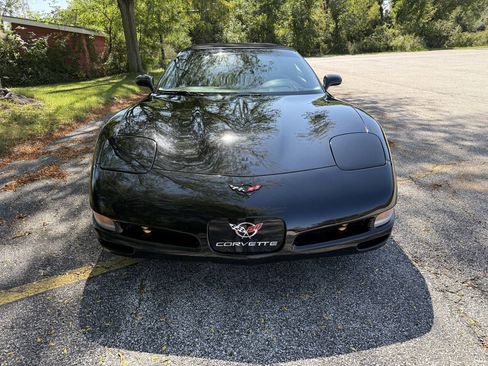 Used 2002 Chevrolet Corvette Convertible w/ Preferred Equipment Group2 image 8