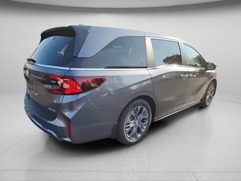 New 2026 Honda Odyssey Touring image 8