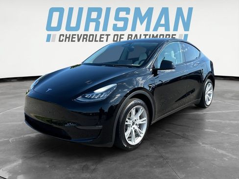 Used 2023 Tesla Model Y Long Range AWD/4WD image 2