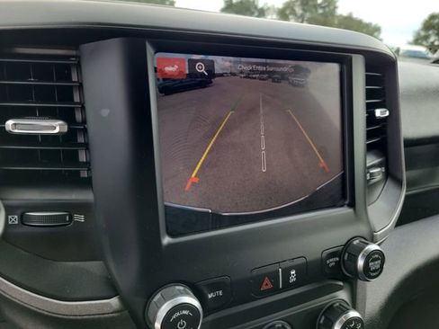 Used 2024 RAM 2500 Tradesman w/ Chrome Appearance Group image 21