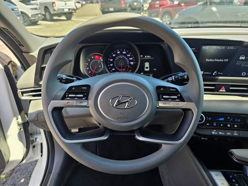 Used 2023 Hyundai Elantra SEL w/ Cargo Package FWD image 24