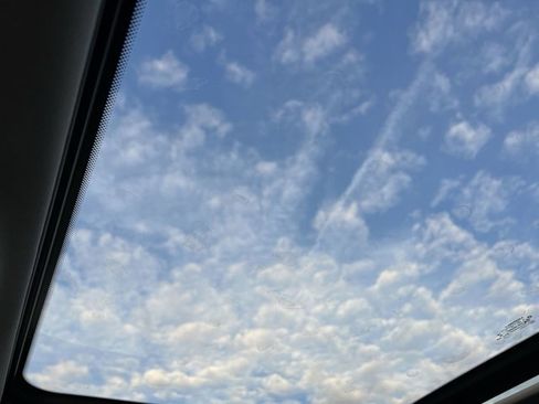 Used 2022 Jeep Compass Limited w/ Sun and Sound Group image 19