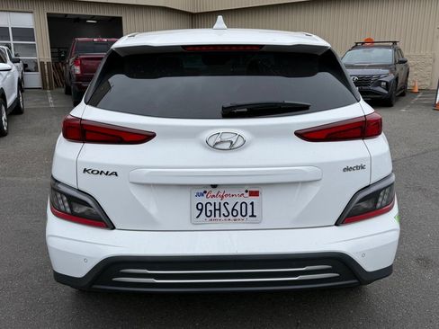 Certified 2023 Hyundai Kona Limited FWD image 3