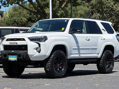 Used 2023 Toyota 4Runner TRD Off-Road Premium w/ Moonroof Package AWD/4WD image 7
