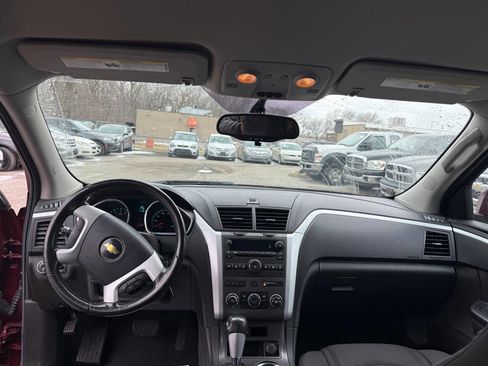 Used 2011 Chevrolet Traverse LT w/ Personal Connectivity Package image 16