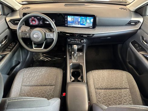Used 2026 Nissan Kicks SV w/ Cold Weather Package FWD image 32