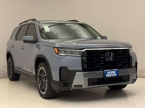 New 2026 Honda Pilot Touring image 4