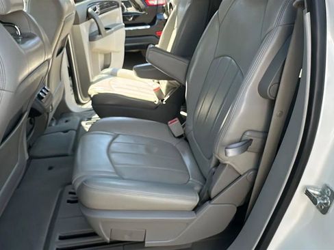 Used 2013 Buick Enclave Leather FWD image 25