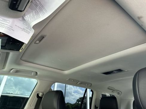 Used 2021 Lexus LX 570 4WD w/ Luxury Package image 23