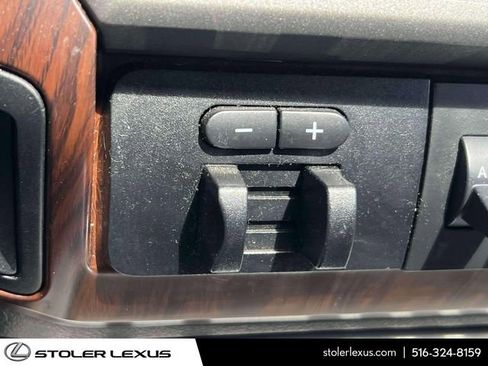 Used 2016 Ford F250 Lariat w/ Lariat Ultimate Package AWD/4WD image 35