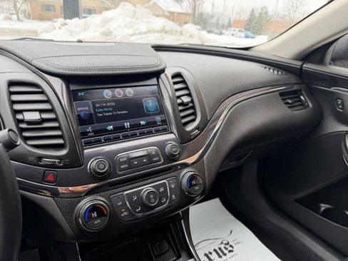 Used 2014 Chevrolet Impala LT w/ Convenience Package image 16