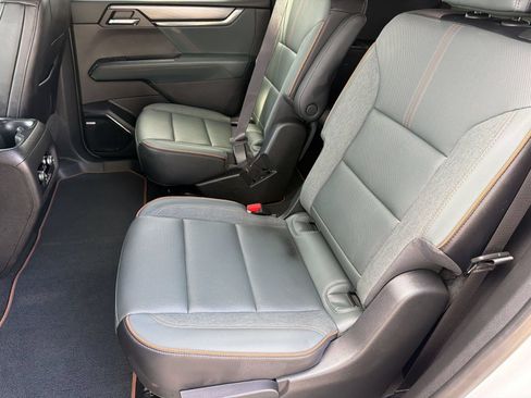 Certified 2025 GMC Acadia AT4 AWD/4WD image 15