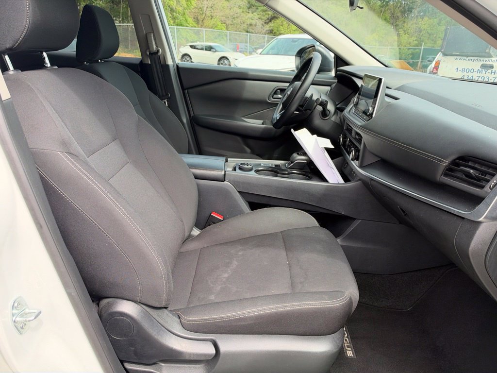 Used 2024 Nissan Rogue S AWD/4WD image 41