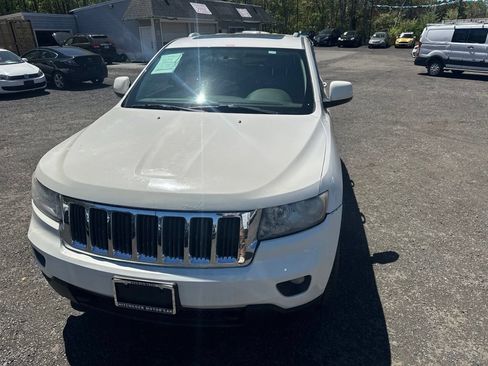 Used 2011 Jeep Grand Cherokee Laredo AWD/4WD image 21