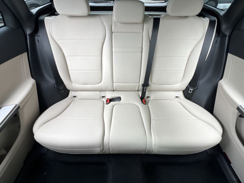 New 2026 Mercedes-Benz GLC 300 4MATIC image 17