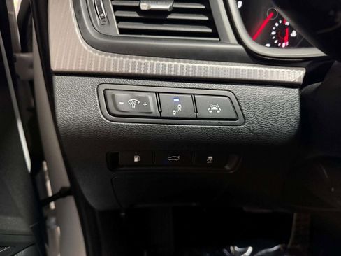 Used 2018 Hyundai Sonata Limited image 11