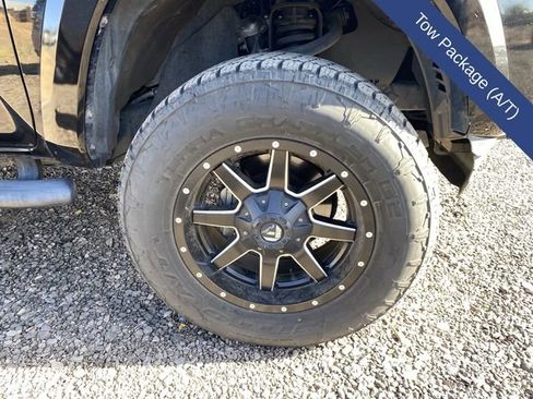 Used 2017 Toyota Tacoma TRD Sport w/ Tow Package (A/T) AWD/4WD image 8