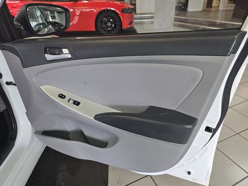 Used 2013 Hyundai Accent GS image 12