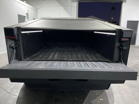 Used 2024 Tesla Cybertruck AWD Crew Cab image 8