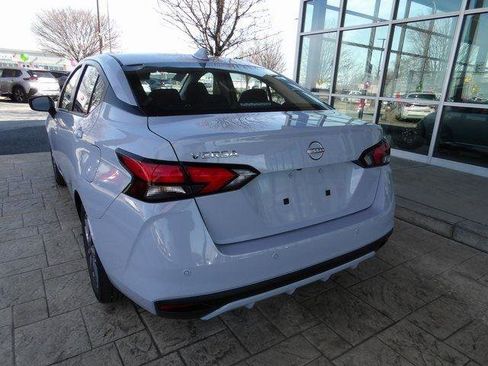 Used 2025 Nissan Versa SV w/ Trunk Package image 5