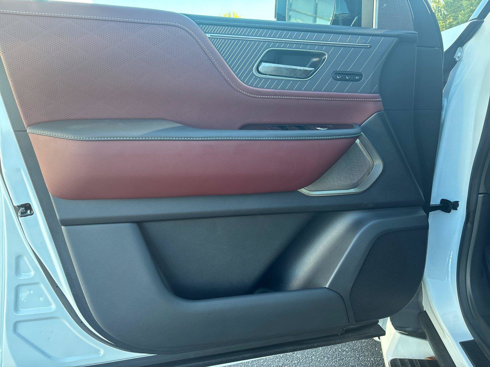Used 2026 INFINITI QX80 Autograph w/ Premium Cargo Package AWD/4WD image 13