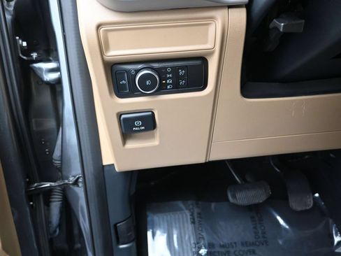 Used 2023 Ford F150 XLT AWD/4WD image 12