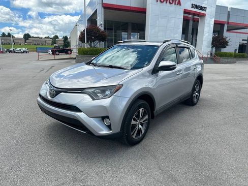 Used 2017 Toyota RAV4 XLE w/ Premium Special Value Package AWD/4WD image 3