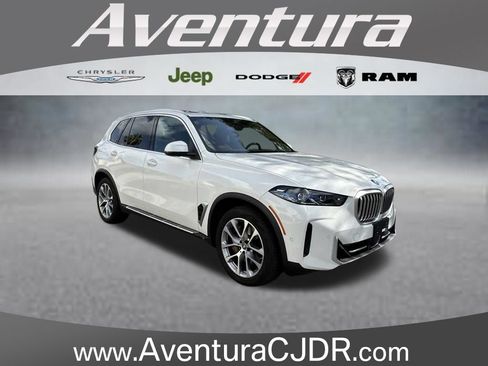 Used 2025 BMW X5 xDrive50e AWD/4WD image 1