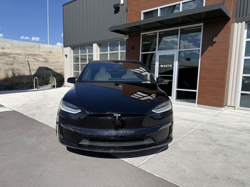 Used 2022 Tesla Model X Plaid AWD/4WD image 3