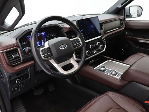 Used 2024 Ford Expedition Limited image 15
