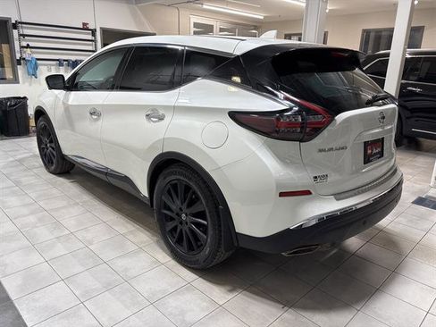 Used 2021 Nissan Murano SL w/ SL Moonroof Package image 2