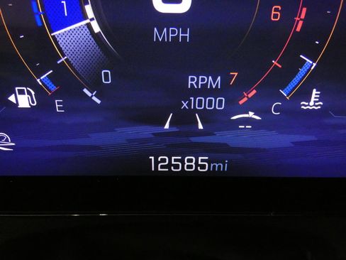 Used 2025 Chevrolet Traverse LT image 17