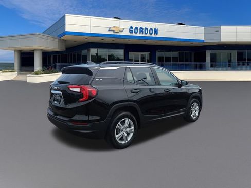 Used 2023 GMC Terrain SLE w/ Driver Convenience Package FWD image 6