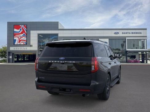 New 2026 Ford Expedition Active RWD image 8